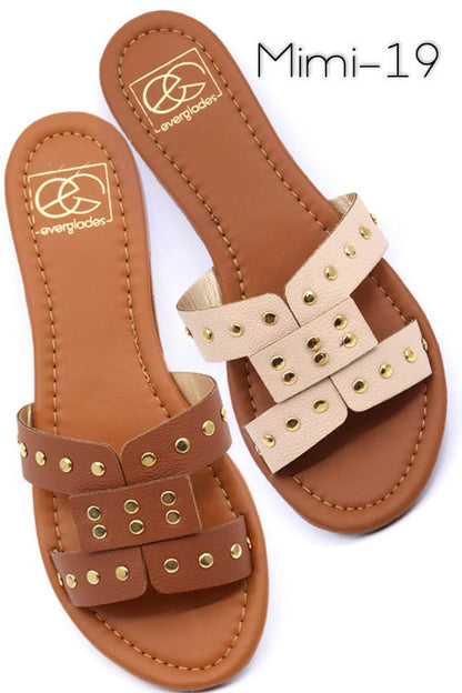 Slide sandal with rivet studs